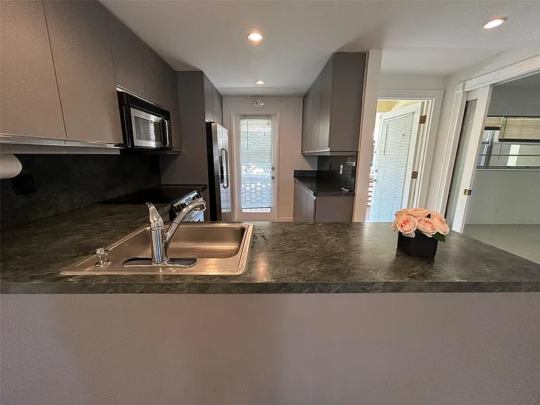 2800 NE 14th Street Cswy #207 — Photo 7