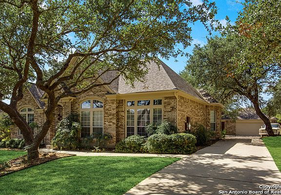 2nd image of 8506 Monument Oak