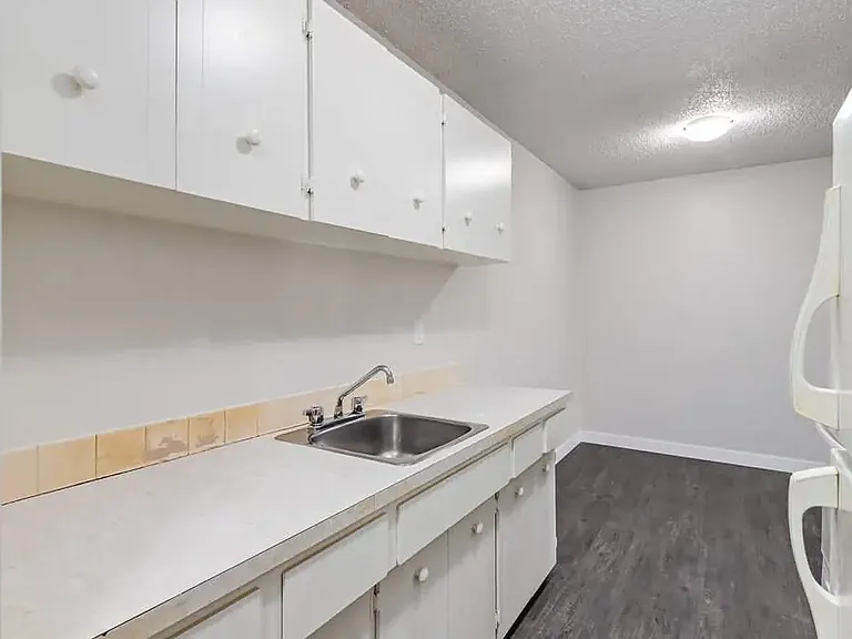 1411 Ashgrove Rd S — Photo 10