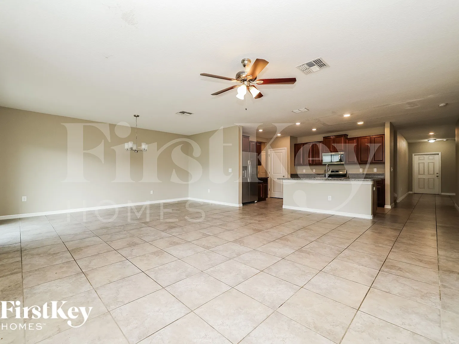 6 bed, 3.0 bath, 3326 sqft, $2,660 — Photo 2