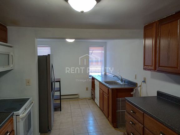 5th image of 492 Black Meadow Rd APT A