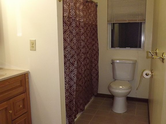 5th image of 25 Pine Ln