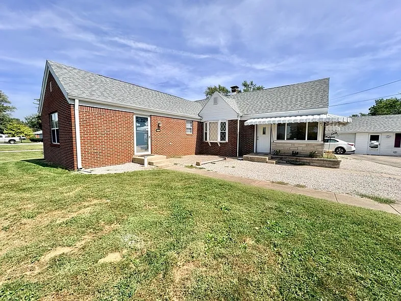 3 bed, 1542 sqft, $1,300 — Photo 2