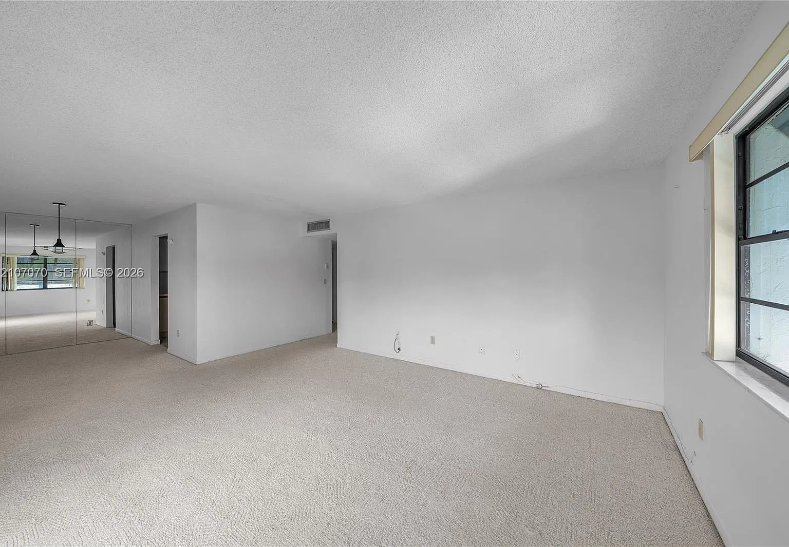 Kings Creek West Condo Bl — Photo 3