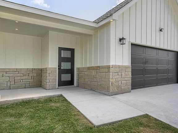 3rd image of 334 Nene Ln