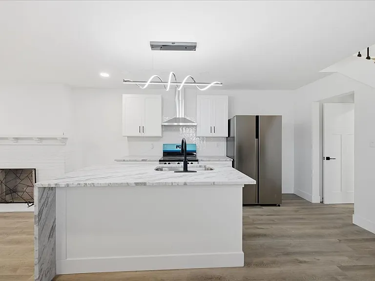 1038 N Parker Ave — Photo 7