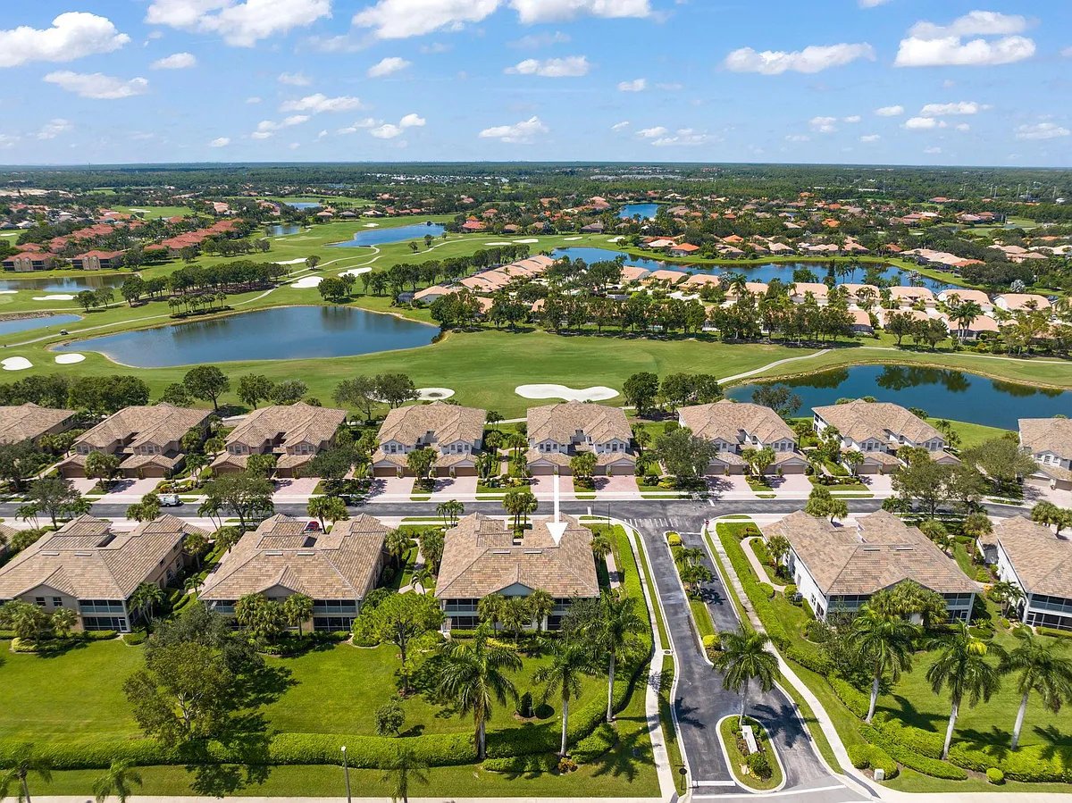 Building Photo - 6840 Ascot Dr #201