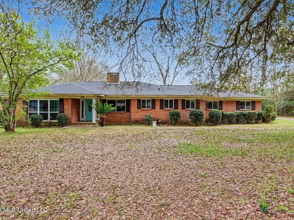 149 Parker St, Lucedale, MS 39452