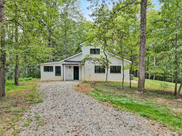 295 Wysong Mill Cir, Hardy, VA 24101