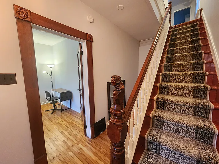 644 Churchill Ave N #1 — Photo 5