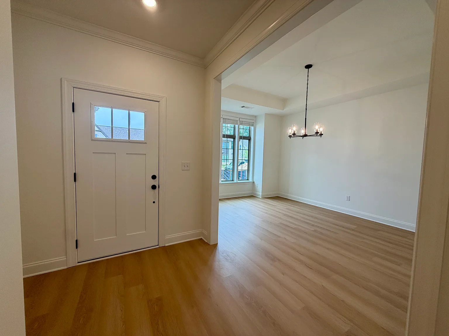 3 bed, 1649 sqft, $2,600 — Photo 4