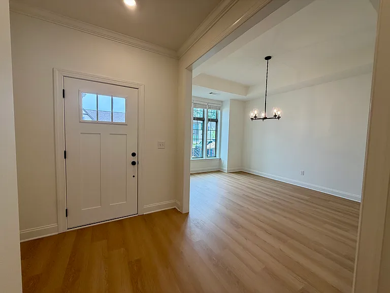 2614 Rutland Rd — Photo 4