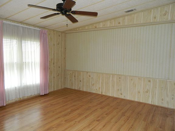 4th image of 2425 Harden Blvd Lot 275