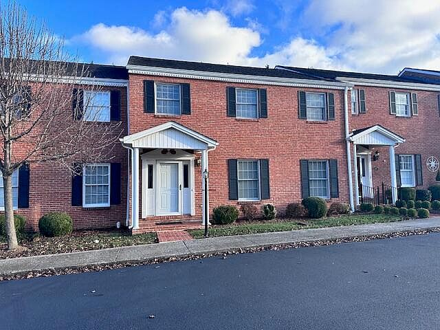 1st image of 2734 E Oakland Ave APT D39