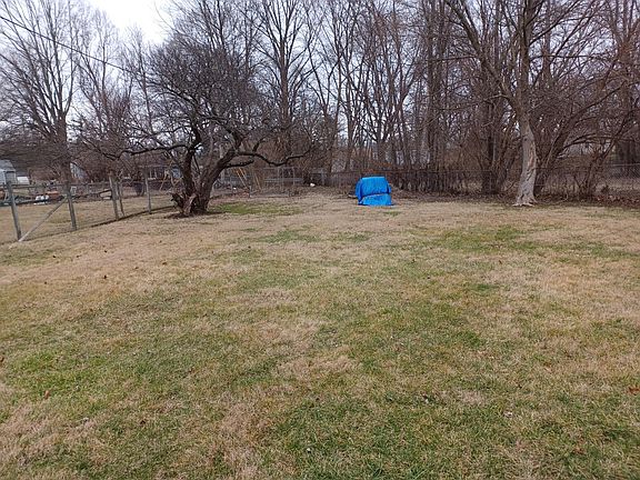 5th image of 542 Arthur Dr