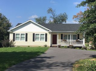 695 Redwood Dr, Waynesboro, PA 17268