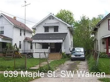 639 Maple St SW photo 1