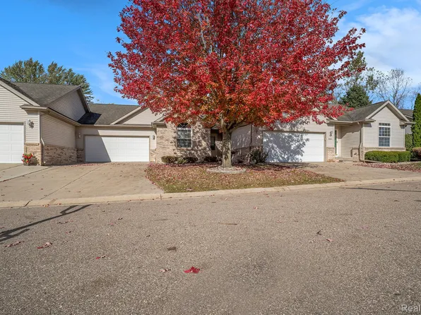 3519 Applewood Ln #4, Grand Blanc, MI 48439