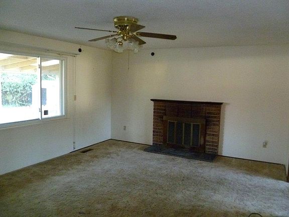 4th image of 4102 SE Lodgepole Ct
