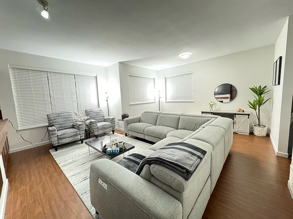 14356 63a Ave #14