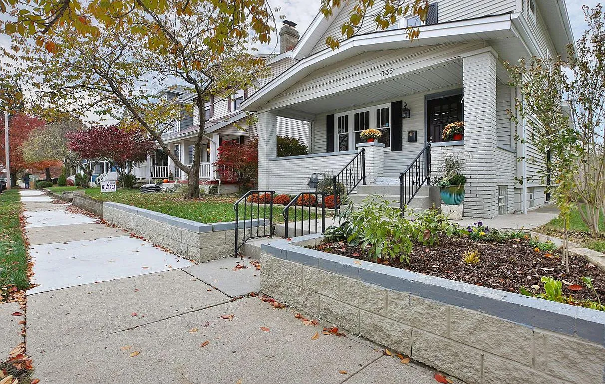 335 E Moler St — Photo 2