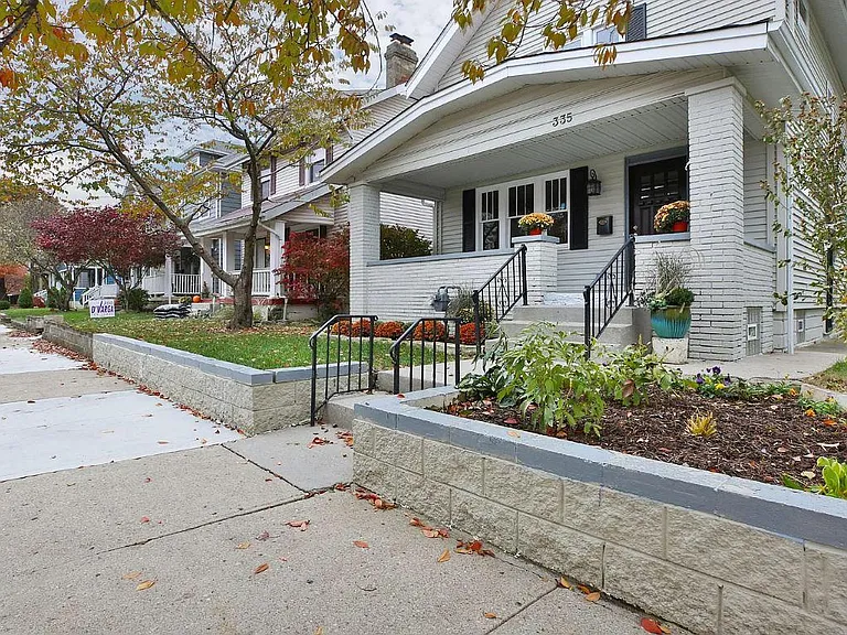 335 E Moler St — Photo 2