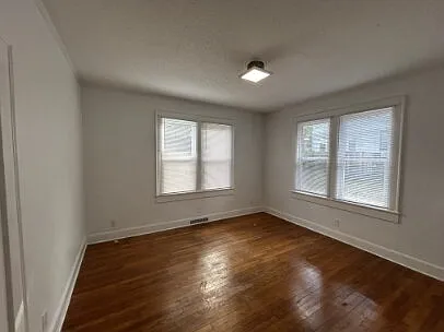 5 bed, 2.0 bath, 2036 sqft, $1,300 — Photo 3