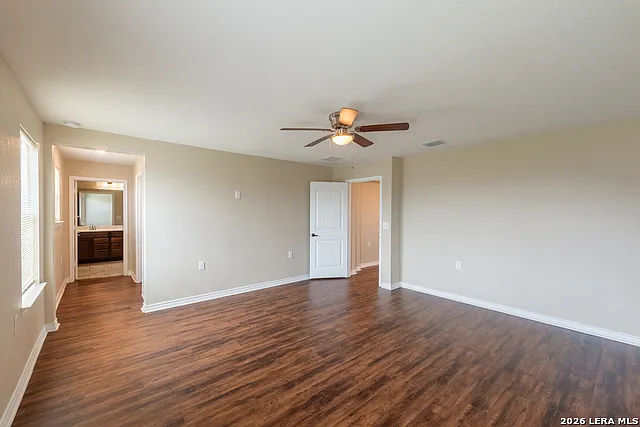 5526 Castle Brook Dr — Photo 24