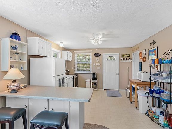 2nd image of N879 Windwood Ct