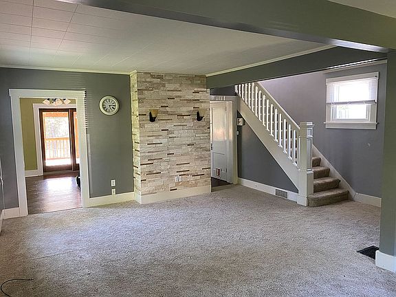 Livingroom from front door