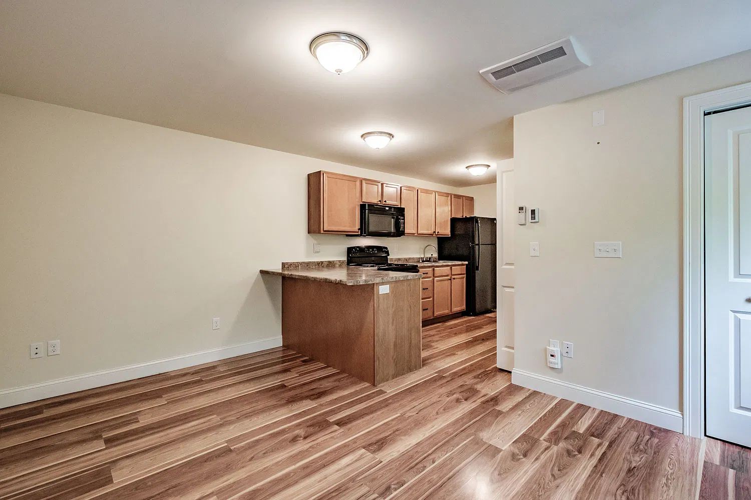Garage Apartments — Photo 3