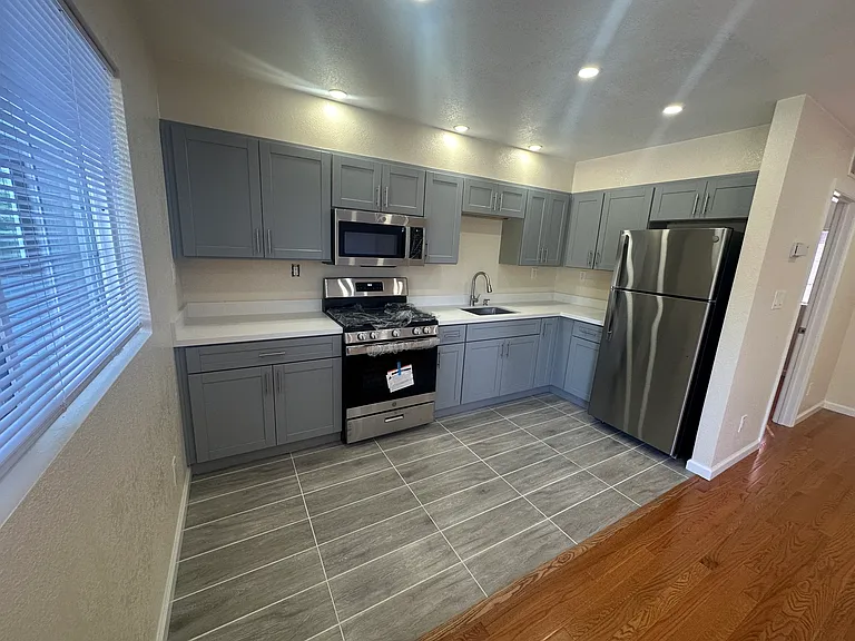 4027 Fullington St — Photo 10