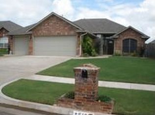 512 Madeline Ln, Moore, OK 73160