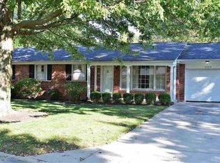 4220 N Lancaster Dr, Muncie, IN 47304