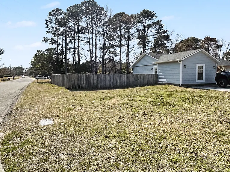 4918 Waltmoor Rd — Photo 2