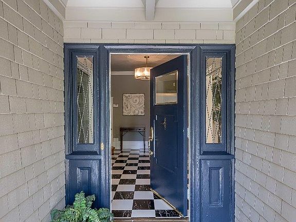 5th image of 146 W Bellevue Ave