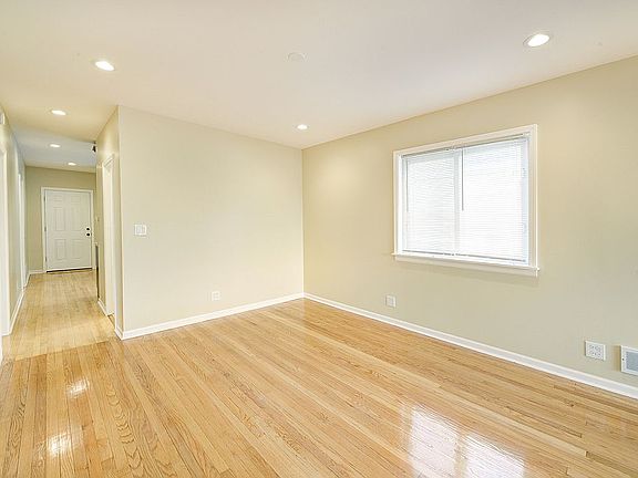 4th image of 5934 W Eastwood Ave #2