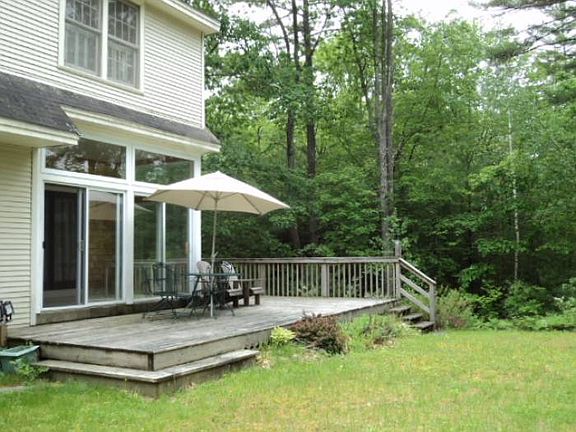 Sunny Deck, Summer Dining