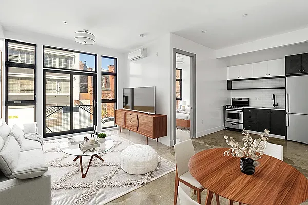 Rented by Freestone Property Group | media 7