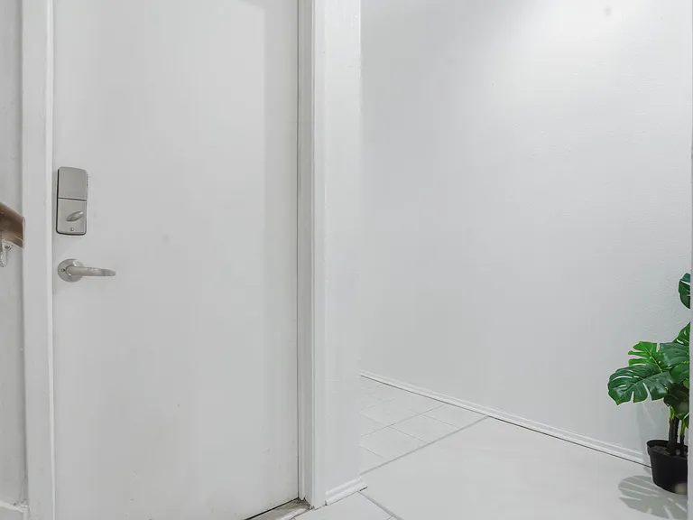 8112 Scottshill — Photo 19