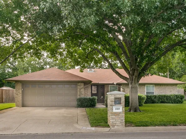 1805 Timbercreek Rd, Benbrook, TX 76126
