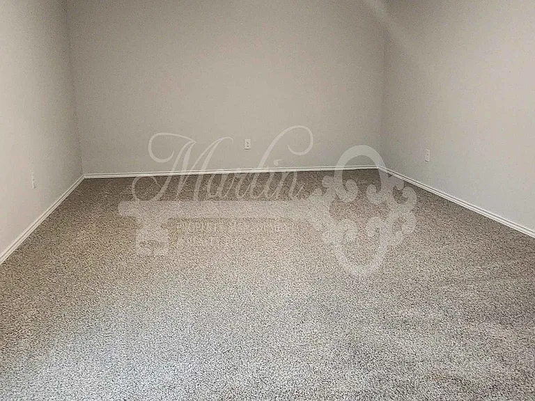 1407 Ellie Ct — Photo 10