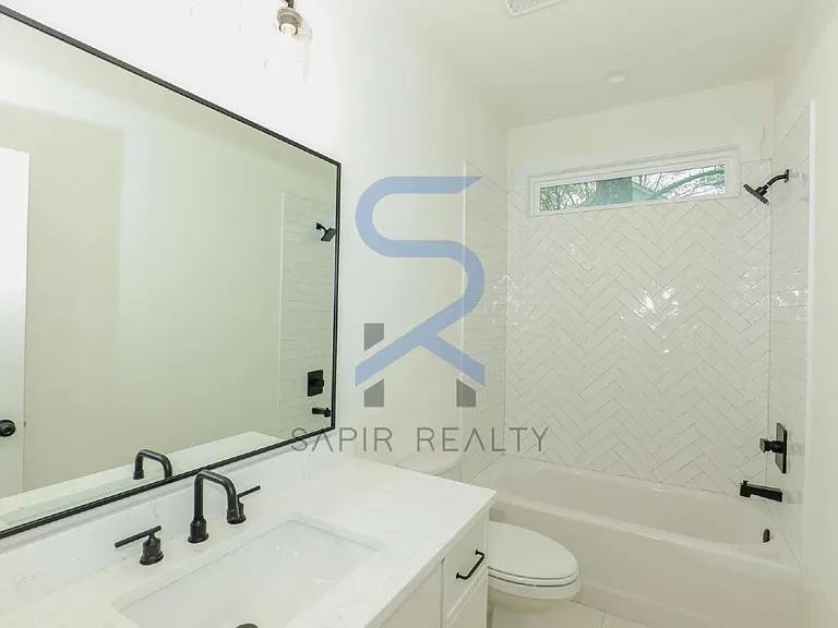 3374 Lee Dr — Photo 14
