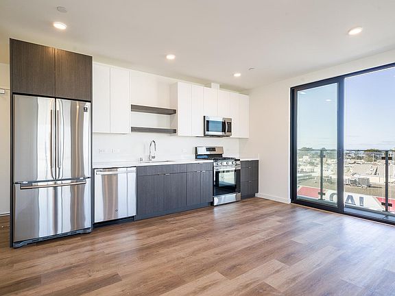 2nd image of 2410 33rd Ave #401