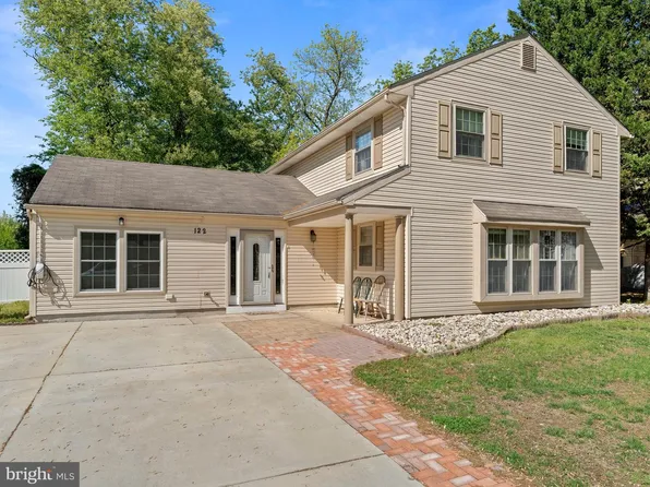 122 Abbey Rd, Voorhees, NJ 08043