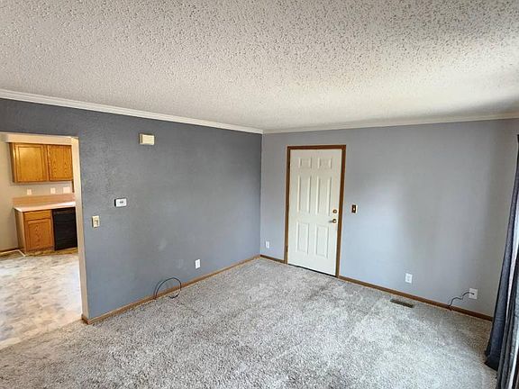 3rd image of 520 Adams Cir APT B