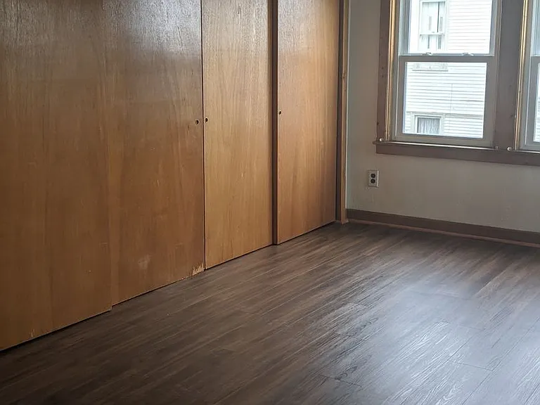 201 E Main St — Photo 8