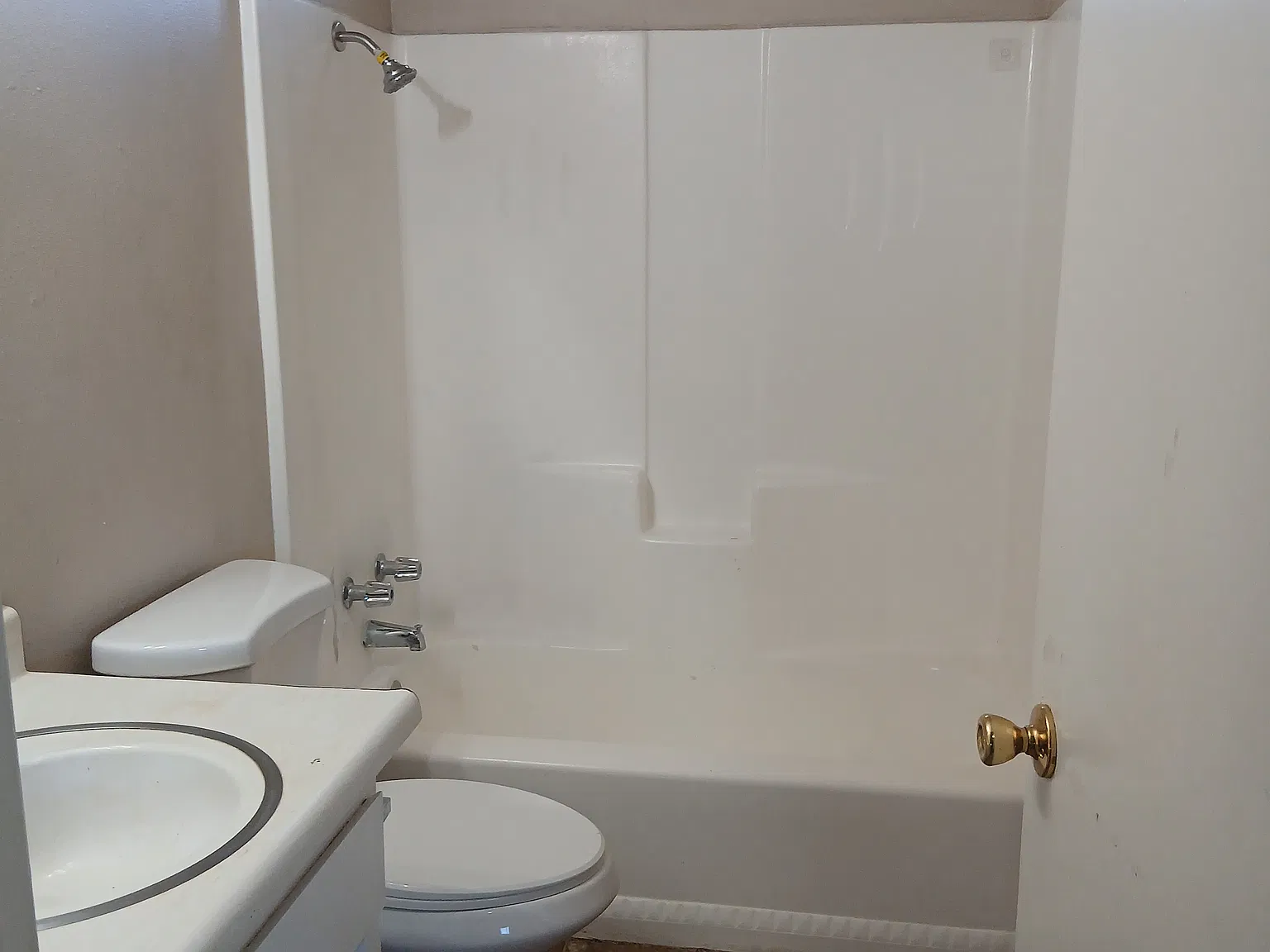 2 bed, 1.5 bath, 970 sqft, $1,200 — Photo 4