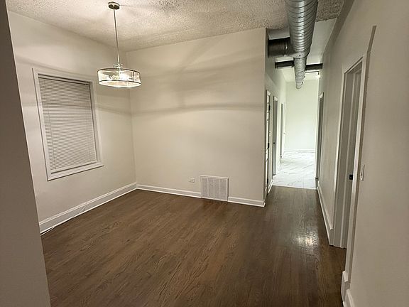 5th image of 1703 N Washtenaw Ave #1R