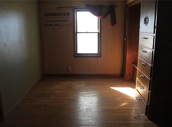 5th image of 215 S High St